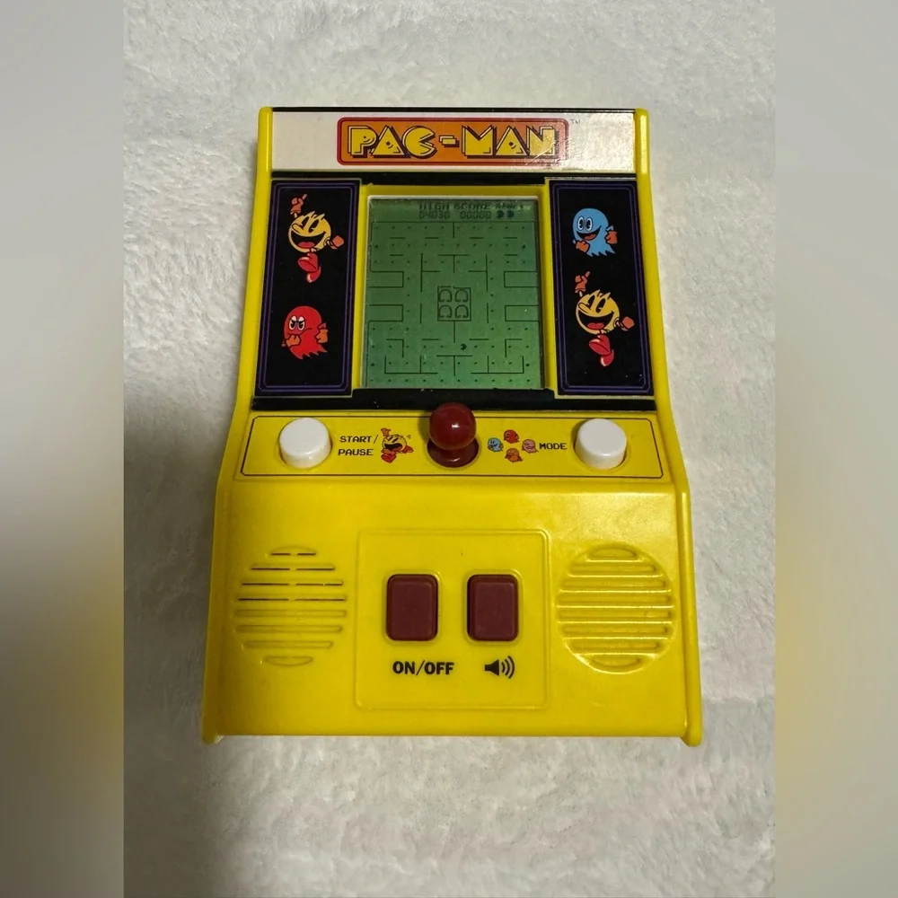 PAC-MAN Retro Handheld Mini Game Bandai Yellow